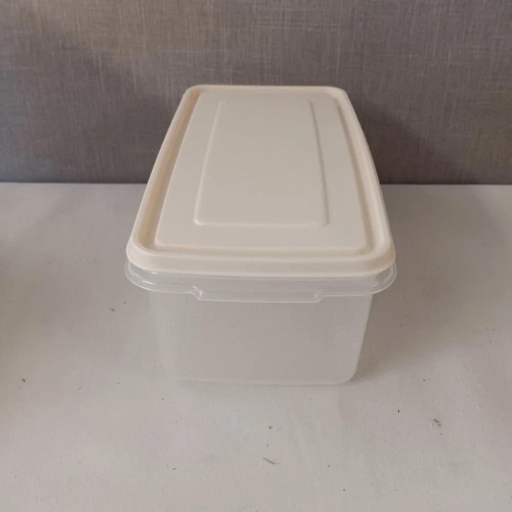 Rubbermaid Servin Saver #12 60 Oz Rectangular Container + Lid Almond Vintage USA